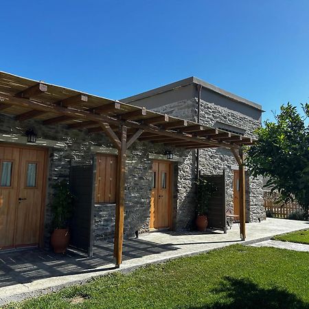 Апартаменты Peristerionas Estate Каристос Экстерьер фото